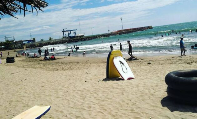 beberapa potret pantai di anyer yang masih sepi dan apakah ada tanpa karang? simak ini