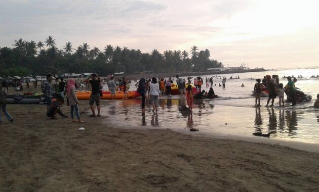 beberapa potret pantai di anyer yang masih sepi dan apakah ada tanpa karang? simak ini