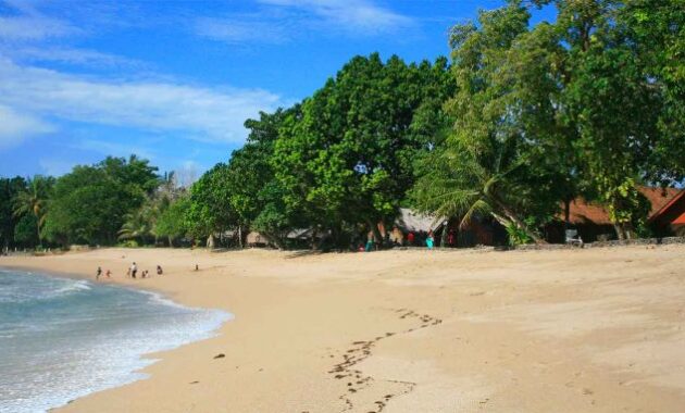 Beberapa Potret Pantai di Anyer Yang Masih Sepi dan Apakah Ada Tanpa Karang? Simak Ini