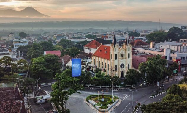 beberapa potret pemandangan indahnya kota malang tempo dulu dan wajah masa kini, simak ya!