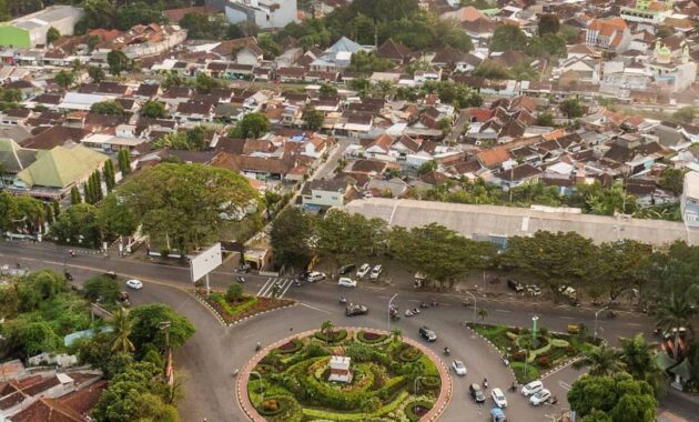 beberapa potret pemandangan indahnya kota malang tempo dulu dan wajah masa kini, simak ya!