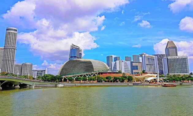 beberapa potret pemandangan singapura saat siang dan malam hari, negara termahal di dunia