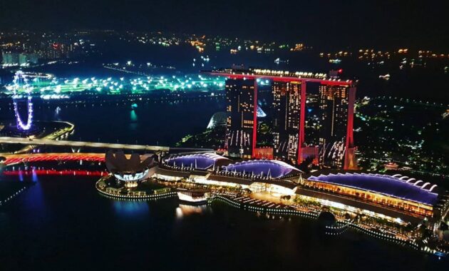 beberapa potret pemandangan singapura saat siang dan malam hari, negara termahal di dunia