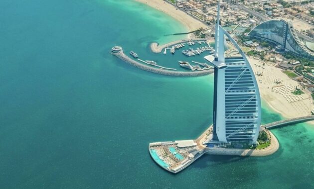 beberapa potret tranformasi wilayah dubai, sebelum dan setelah menjadi kota metropolis