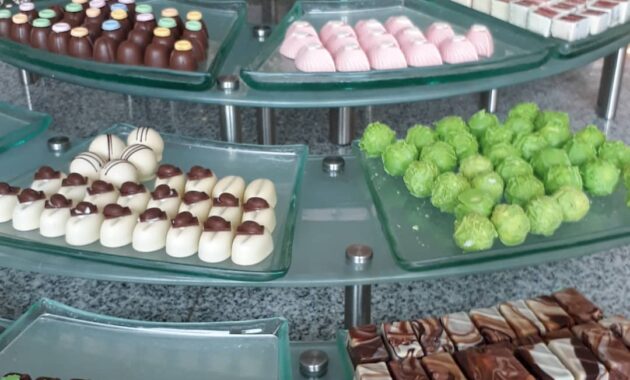 berburu cake dan chocolate lezat? dapur cokelat depok tempatnya, Daftar Harga Menu, Daftar Harga Minuman, Jalan Menuju Lokasi, Keunggulan Dapur Cokelat, Perayaan Momen Spesial