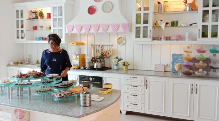 berburu cake dan chocolate lezat? dapur cokelat depok tempatnya, Daftar Harga Menu, Daftar Harga Minuman, Jalan Menuju Lokasi, Keunggulan Dapur Cokelat, Perayaan Momen Spesial