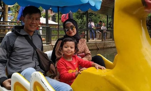 berfoto di kapal titanic yang terdampar, bukit palalangon park