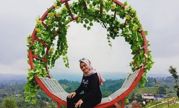 berfoto di kapal titanic yang terdampar, bukit palalangon park