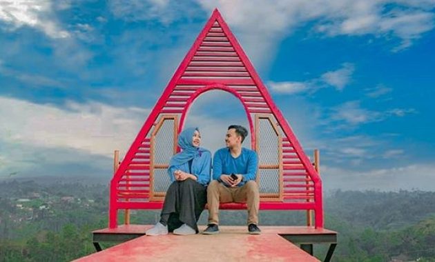 berfoto di kapal titanic yang terdampar, bukit palalangon park