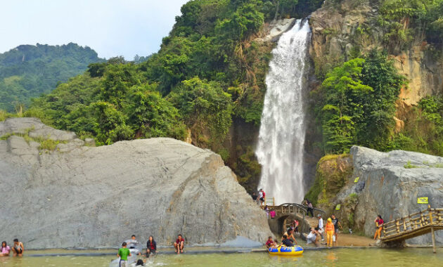 buat liburan sekeluarga, cocok banget nih curug bidadari