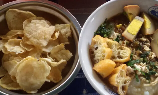 bubur ayam paling maknyus di semarang, jangan sampai kelewatan lho!