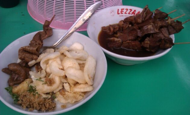 bubur ayam paling maknyus di semarang, jangan sampai kelewatan lho!