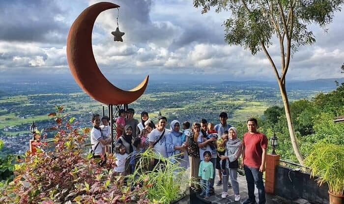 bukit bintang, bukit bintang jogja, daya tarik bukit bintang, keindahan bukit bintang, lokasi bukit bintang, objek wisata bukit bintang, peta bukit bintang, rute bukit bintang, tempat romantis di gunung kidul, tiket masuk bukit bintang, wisata bukit bintang, bukit bintang: spot paling hits menikmati indahnya malam jogja!