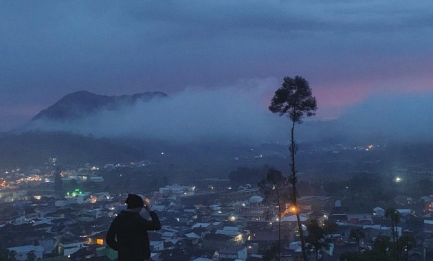 bukit skoter dieng, tempat wisata favorit, Potensi Luar Biasa, Lokasi Dimana, Rute Menuju Lokasi, Harga Tiket Masuk, Sunrise dan Sunset