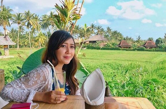 cafe pomegranate, tempat nongkrong keren di ubud bali