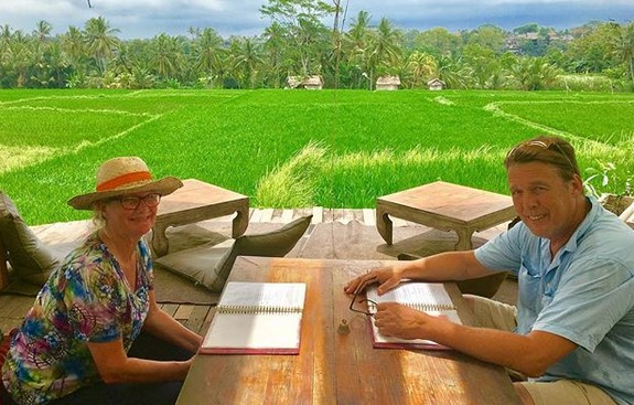 cafe pomegranate, tempat nongkrong keren di ubud bali