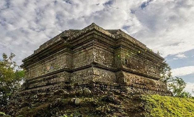 candi dadi yang unik dan penuh misteri