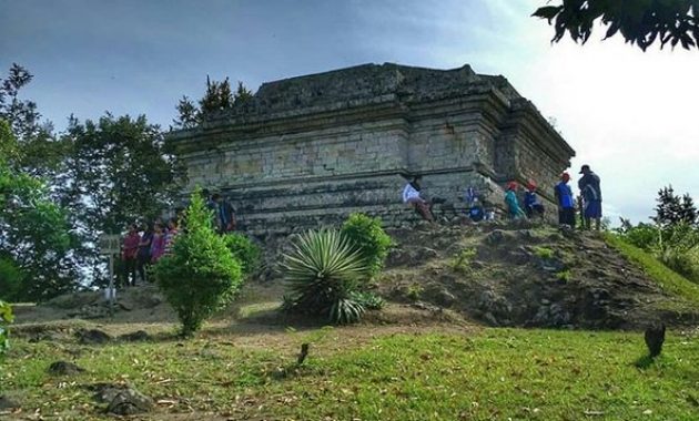 candi dadi yang unik dan penuh misteri