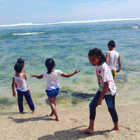 catat ya! 8 alasan mengapa pantai balekambang sering ramai dikunjungi banyak wisatawan