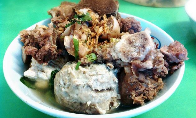 cicipi nikmatnya 10 rekomendasi kuliner bakso terpopuler viral di kota bandung yang harganya murah