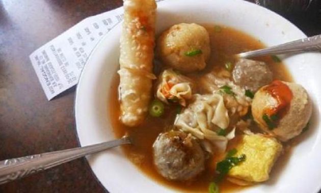 cicipi nikmatnya 10 rekomendasi kuliner bakso terpopuler viral di kota bandung yang harganya murah