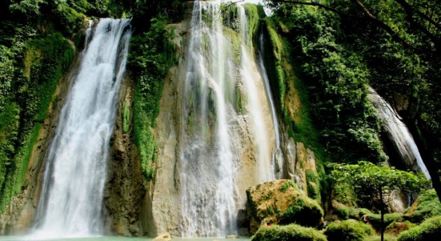 curug cikaso, curug cikaso jawa barat, curug cikaso sukabumi, harga tiket curug cikaso, lokasi curug cikaso, objek wisata alam curug cikaso, objek wisata curug cikaso, perjalanan ke curug cikaso, rute curug cikaso, tiket masuk curug cikaso, wisata alam curug cikaso, curug cikaso sukabumi: harga tiket, daya tarik, aktivitas seru dll