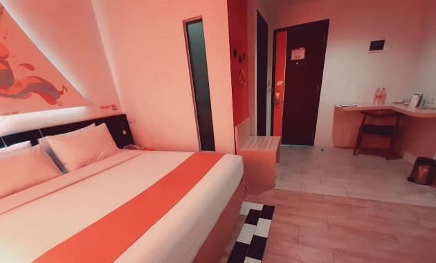 daftar harga kamar dan review front one inn, akomodasi murah dengan nuansa musik di kota semarang