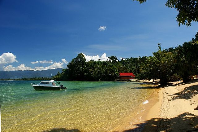 danau poso, keindahan danau poso, lokasi danau poso, danau poso, danau pasir putih indah di sulawesi tengah