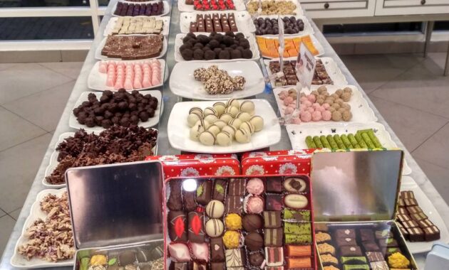 dapur cokelat cibubur, enaknya kelewatan!, Daftar Harga Menu, Daftar Harga Minuman, Jalan Menuju Lokasi, Custom Cake, Mager? Delivery Aja
