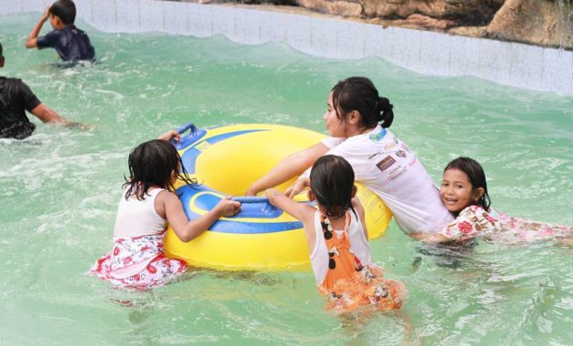 dynasty water world gresik, Tempat Hiburan, Bermain Disini, Bentuk Angka 8, Rute Menuju Lokasi , Harga Tiket Masuk