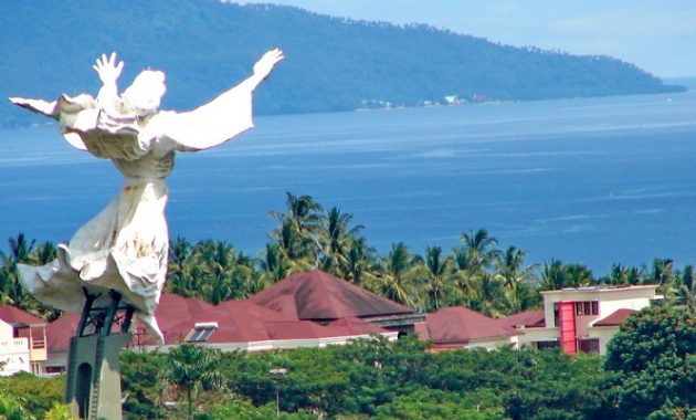 eloknya destinasi patung yesus, wisata di tanah sulawesi
