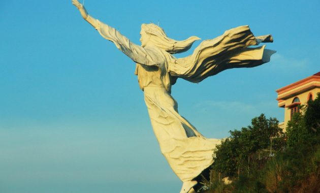eloknya destinasi patung yesus, wisata di tanah sulawesi