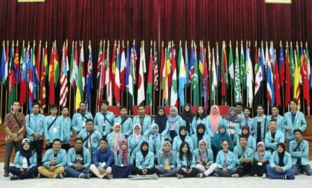 gedung merdeka bandung dari masa ke masa, Mengenal Sejarah, Awal Dibangunnya, Pergantian Fungsi, Perubahan Fungsi, Pertemuan dan Konferensi
