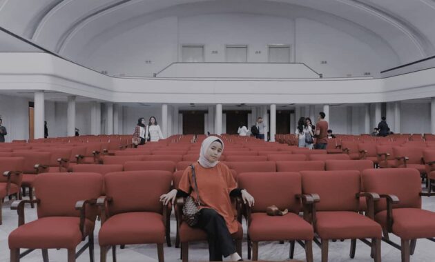 gedung merdeka bandung dari masa ke masa, Mengenal Sejarah, Awal Dibangunnya, Pergantian Fungsi, Perubahan Fungsi, Pertemuan dan Konferensi