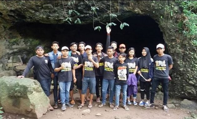 goa gembyang sebagai tempat wisata serta peninggalan sejarah dan petilasan