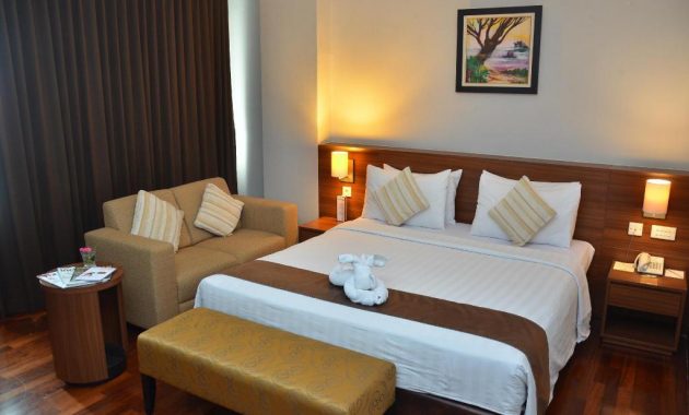 grand cakra hotel malang, akomodasi dengan kemewahan kontemporer harga mulai rp516.843 per malam, Lokasi Dimana, Review Hotel , Daftar Harga Kamar, Fasilitas dan Layanan, Tempat Wisata Terdekat