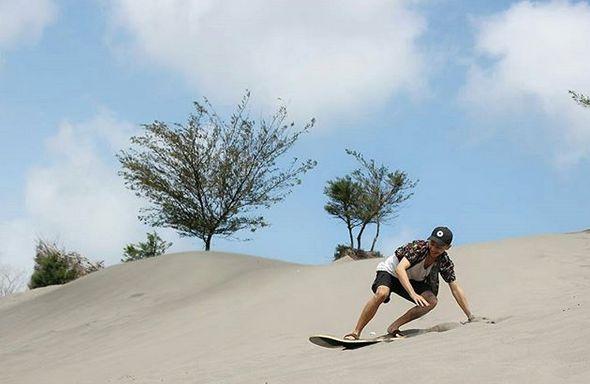 Gumuk Pasir Parangkusumo: Rute Lokasi, Harga Tiket, Fasilitas, Daya Tarik dll