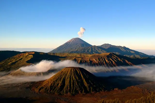 gunung bromo, melihat lebih dekat tradisi &amp; budaya suku tengger di pasuruan