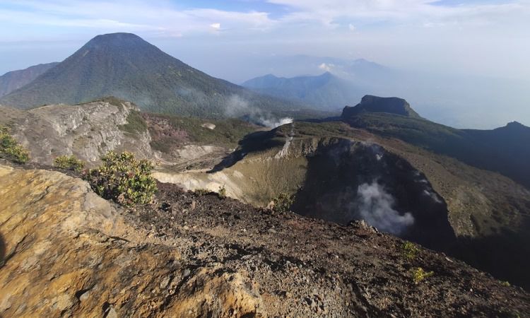 Gunung Gede Pangrango, Spot Terbaik Menikmati Panorama Alam di Bogor
