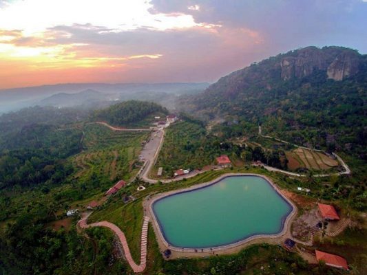 fasilitas gunung nglanggeran, gunung api purba nglanggeran, gunung nglanggeran, harga tiket gunung nglanggeran, sunset gunung nglanggeran, tiket masuk gunung nglanggeran, wisata alam gunung nglanggeran, wisata gunung api gunung nglanggeran, gunung nglanggeran, harga tiket, daya tarik, aktivitas seru dll