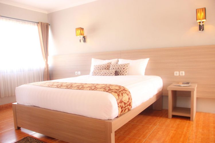 fasilitas hotel wisma aji, fasilitas kamar hotel wisma aji, harga kamar hotel wisma aji, hotel wisma aji, hotel wisma aji jogja, hotel wisma aji sleman, tarif hotel wisma aji, hotel wisma aji jogja: tarif murah mulai rp 100ribuan + kolam renang!