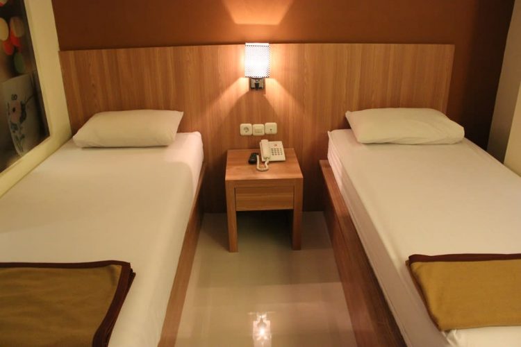 fasilitas hotel wisma aji, fasilitas kamar hotel wisma aji, harga kamar hotel wisma aji, hotel wisma aji, hotel wisma aji jogja, hotel wisma aji sleman, tarif hotel wisma aji, hotel wisma aji jogja: tarif murah mulai rp 100ribuan + kolam renang!