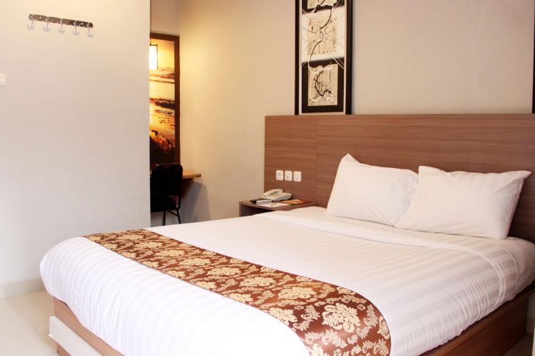 fasilitas hotel wisma aji, fasilitas kamar hotel wisma aji, harga kamar hotel wisma aji, hotel wisma aji, hotel wisma aji jogja, hotel wisma aji sleman, tarif hotel wisma aji, hotel wisma aji jogja: tarif murah mulai rp 100ribuan + kolam renang!