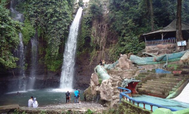 indahnya curug luhur bogor di kaki gunung salak