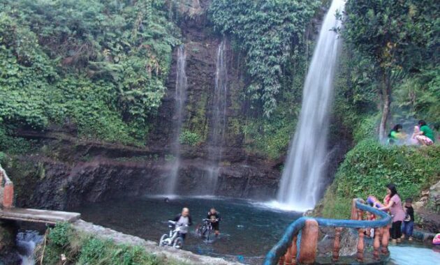 indahnya curug luhur bogor di kaki gunung salak