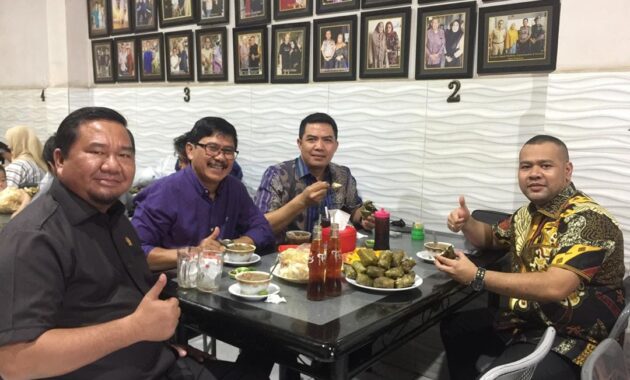 Ini Dia 10 Tempat Makan Populer di Makassar Yang Recommended dan Tutup Jam Berapa?