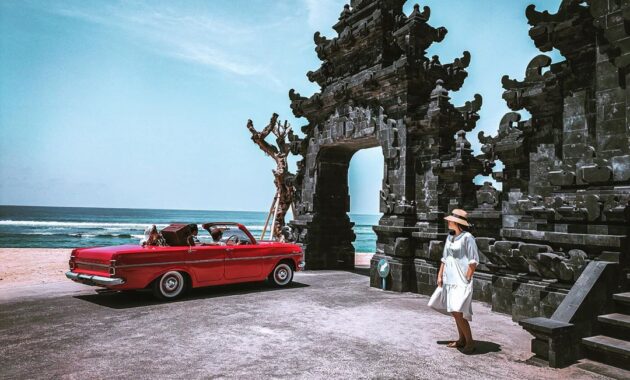 ini dia pesona pantai melasti yang termasuk objek wisata primadona di ungasan bali, Harga Tiket Masuk, Jalan Menuju Lokasi, Fasilitas Yang Ada , Aktivitas Menarik, Pesona Pantai 