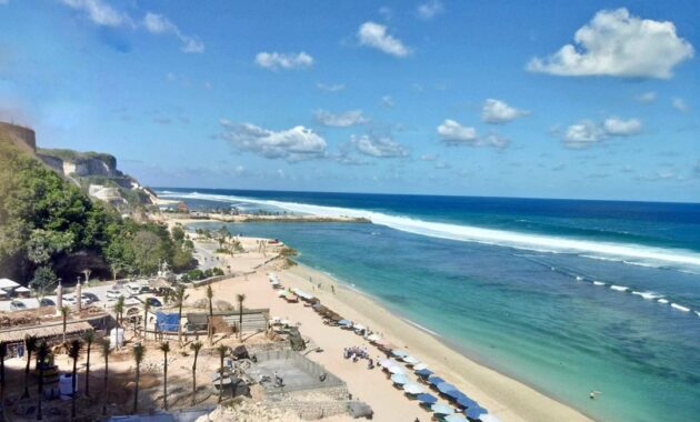 Ini Dia Pesona Pantai Melasti Yang Termasuk Objek Wisata Primadona di Ungasan Bali