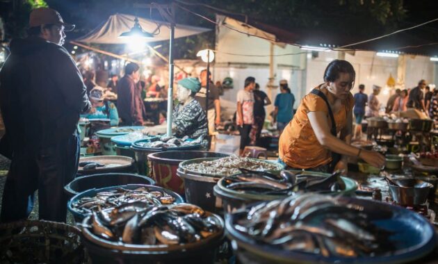 ini dia wajah baru pasar badung pasca kebakaran beberapa waktu lalu, Harga Tiket Masuk, Jalan Menuju Lokasi, Fasilitas, Sekilas Pasar Badung, Daya Tarik 