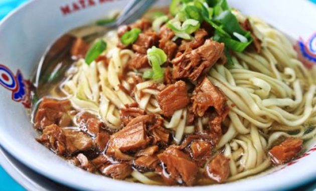 inilah 10 sajian mie ayam terpopuler di kota bandung yang melegenda, simak daftar berikut
